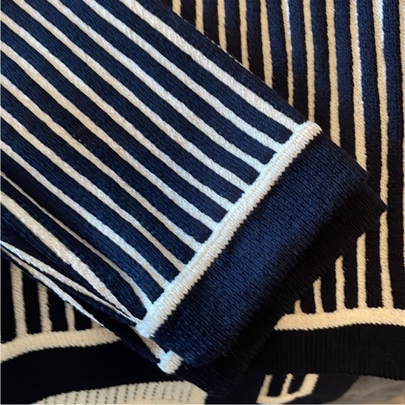 St.John Twin Set Navy/ white Wool Blend Cardigan / Vest size M - Picture 10 of 16